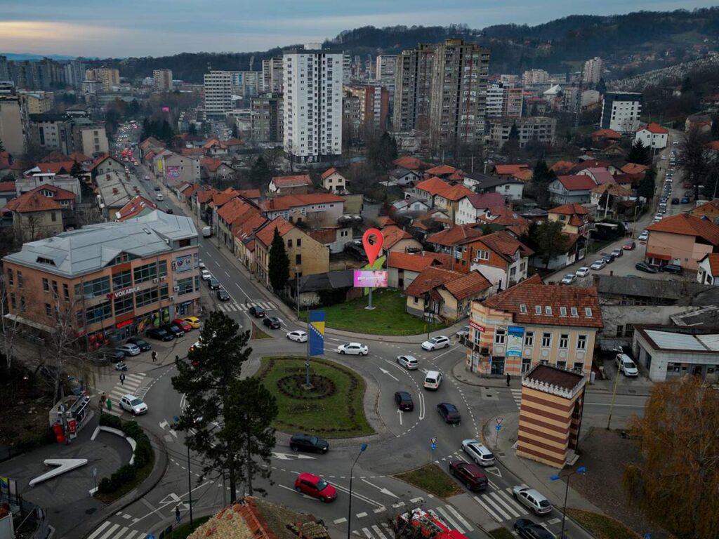 Reklamiranje na LED dispay na Skveru u Gradu Tuzli
